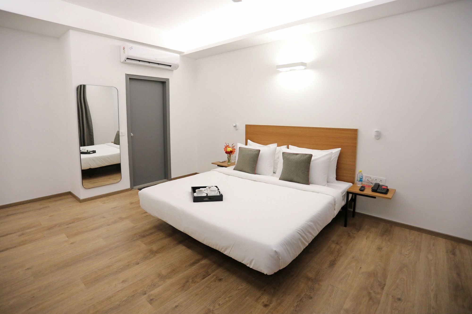 Hotel Oyo Townhouse 027 Sector 15 Gurgaon Esterno foto