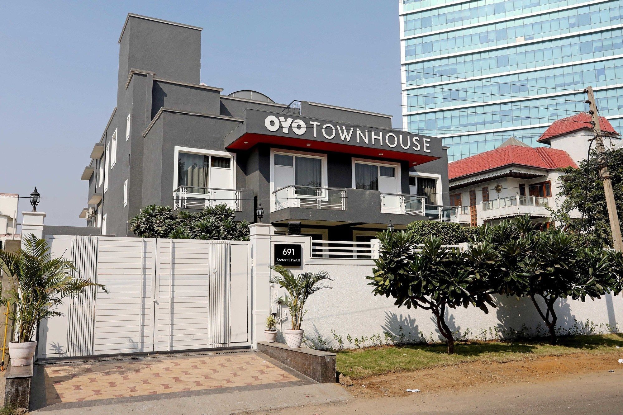 Hotel Oyo Townhouse 027 Sector 15 Gurgaon Esterno foto